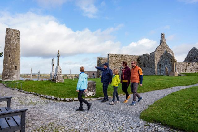 Familienreise in Irland Clonmacnoise